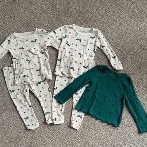 Christmas Pajamas Set 18m- White and Green, mistletoe and bows